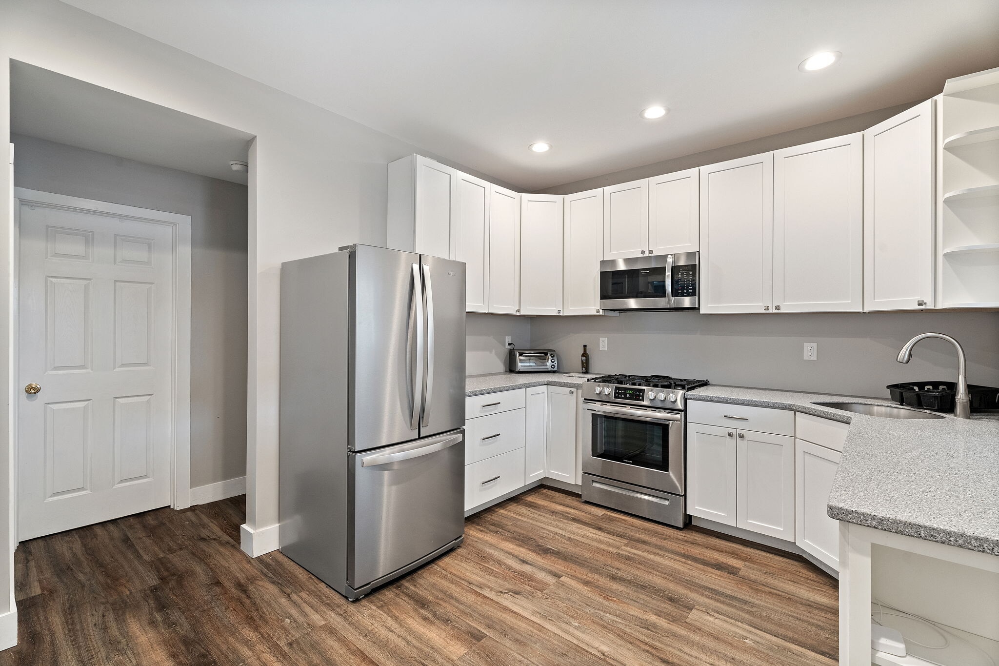 Building Photo - 403 Hector St