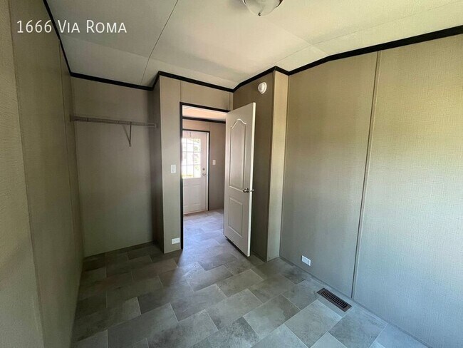Building Photo - 1666 Via Roma Dr