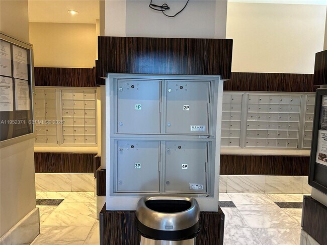 Building Photo - 185 SW 7th St