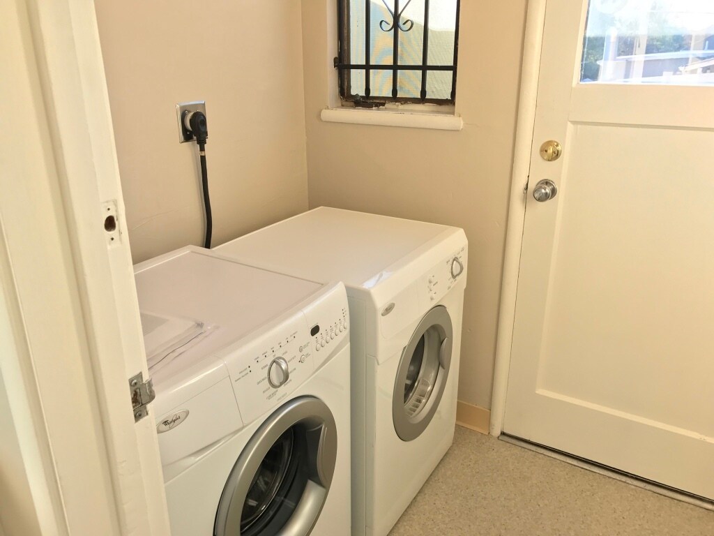 Building Photo - 459 44th St