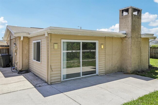 Building Photo - 4015 Litchfield Dr