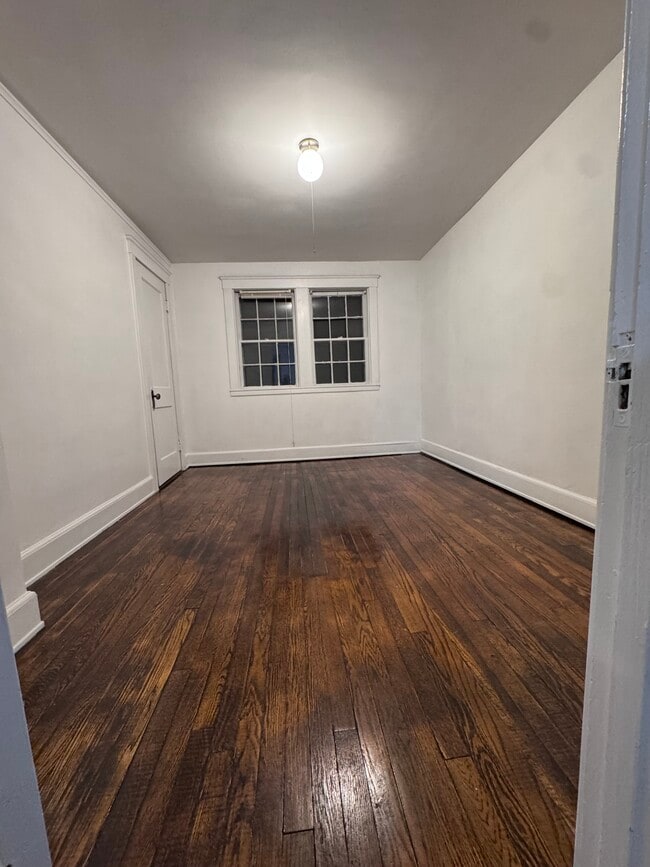 Building Photo - 11 Page St