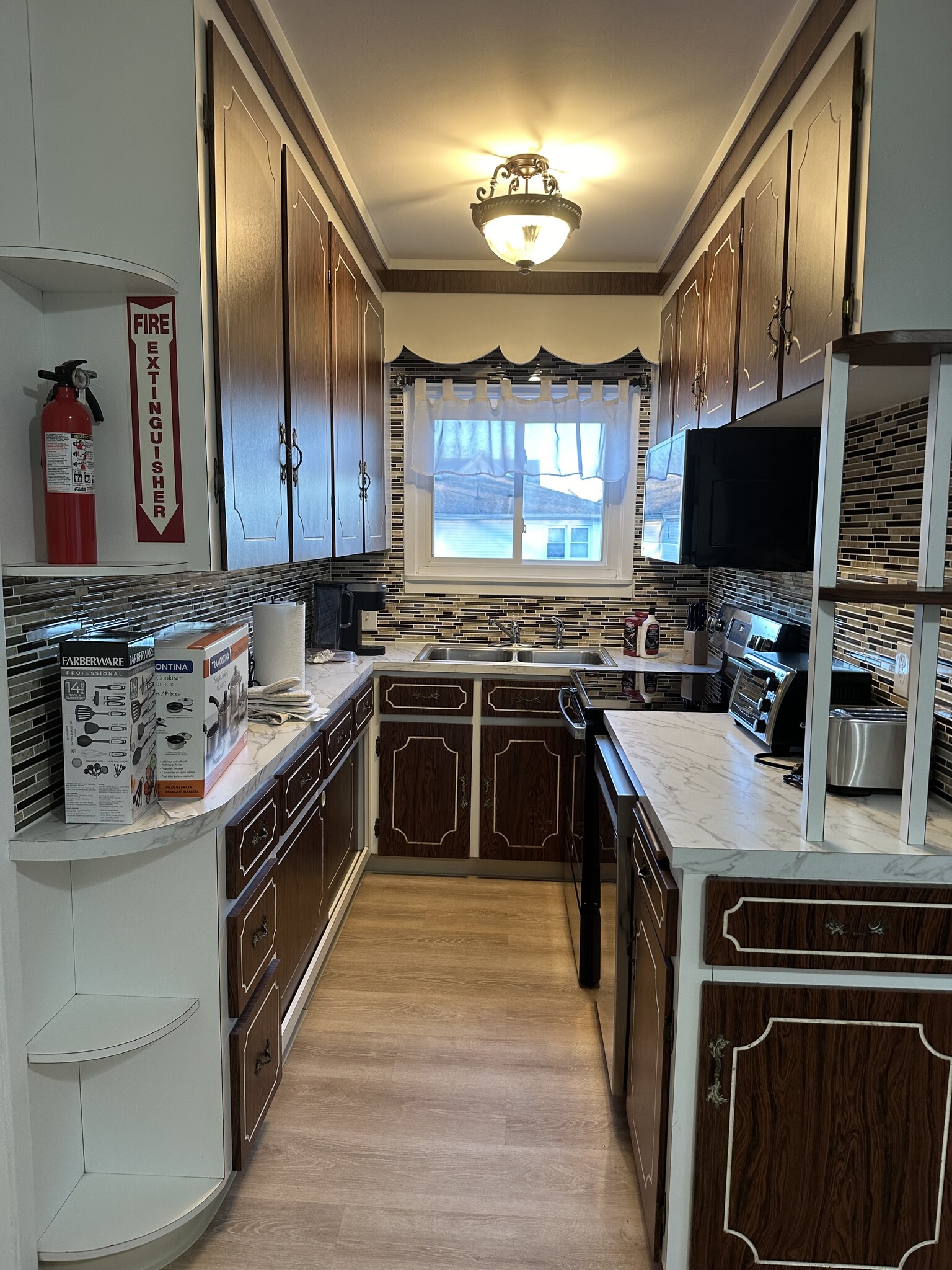 Shared Kitchen - 21 Radcliffe Ave