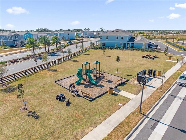 Building Photo - 16246 Merry Aly