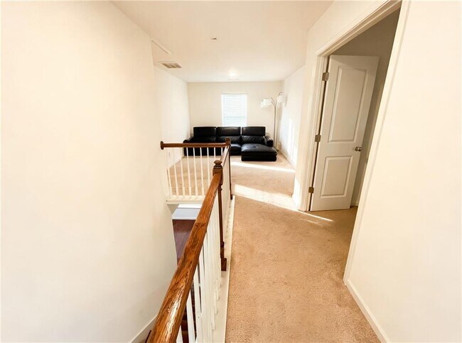 Building Photo - 602 Lofty Ln