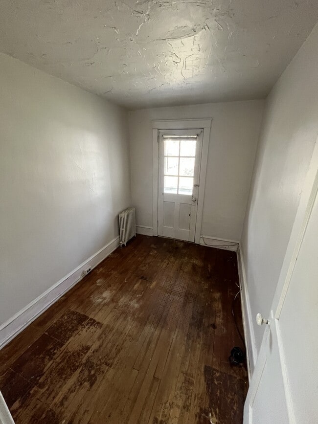 Building Photo - 450 New Dorwart St