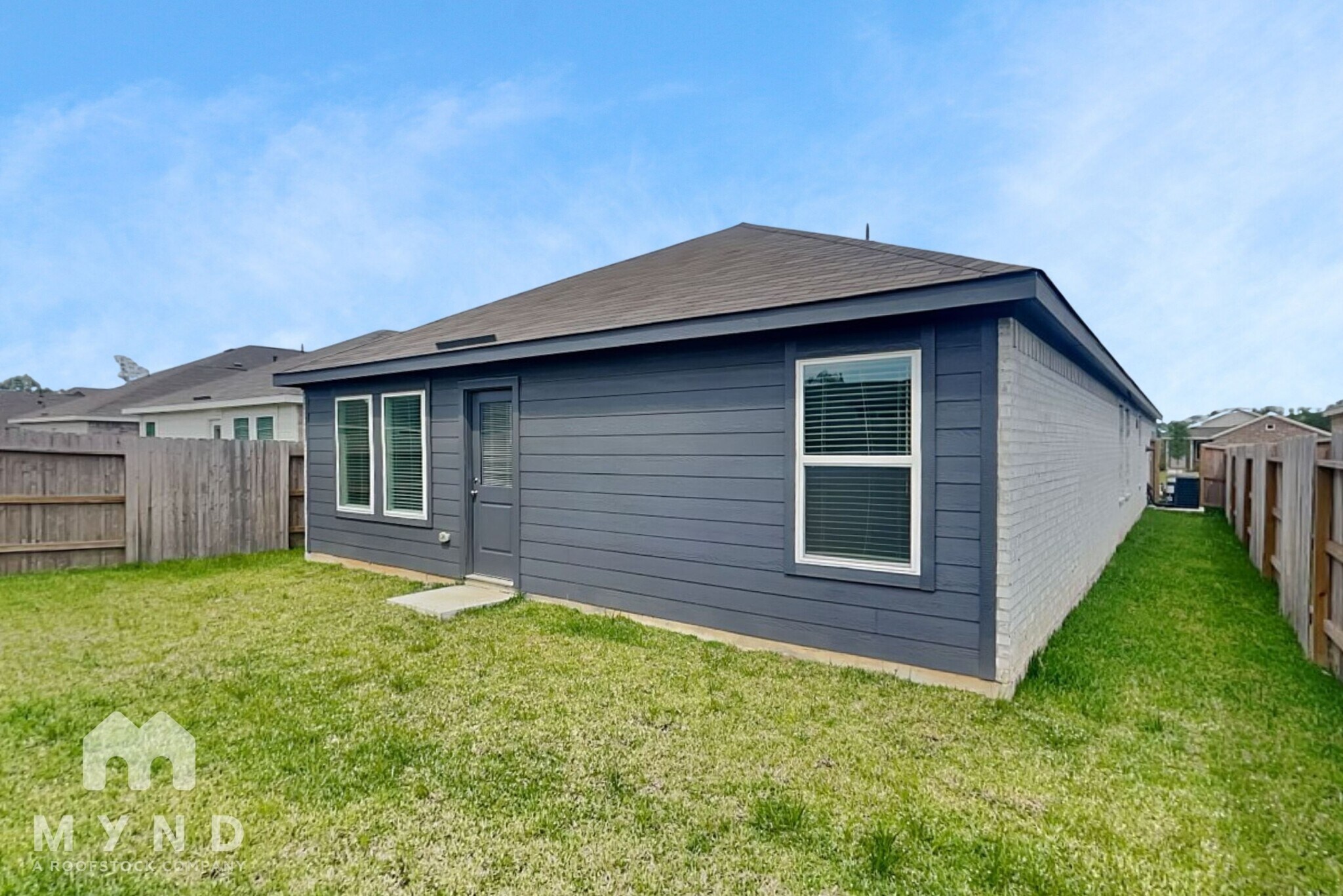 Building Photo - 914 Lago Laceno Ln