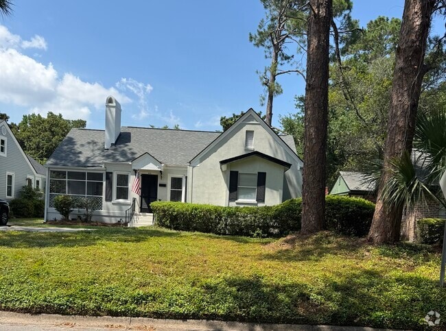 Building Photo - 630 Columbus Dr