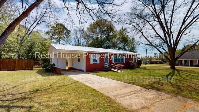 Building Photo - 107 Metcalf St