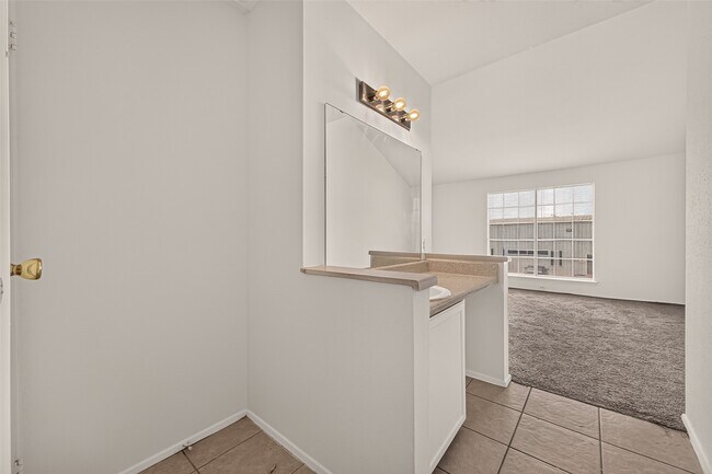 Building Photo - 12656 Windsor Village Dr