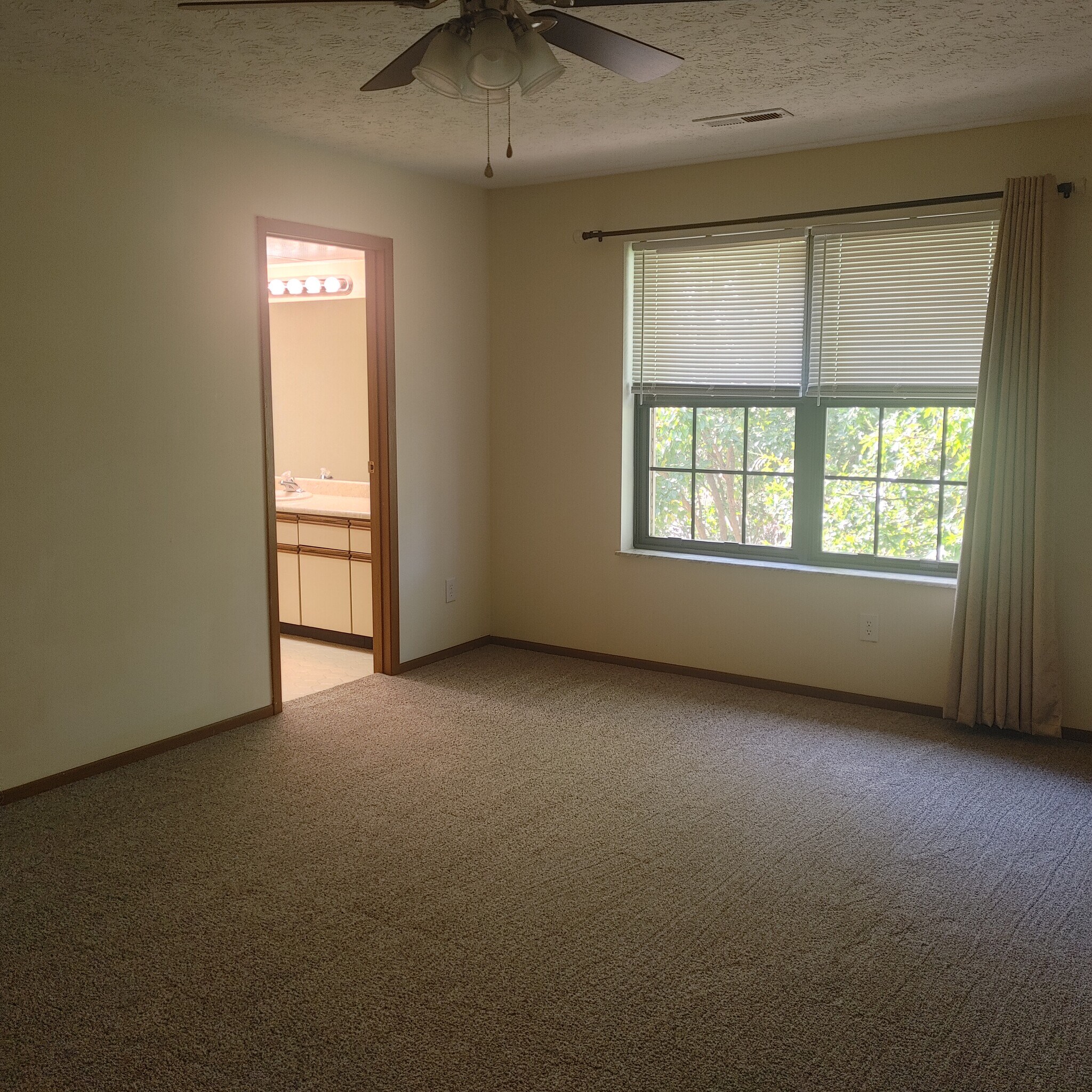 Building Photo - 1276 Robbins Run Ct