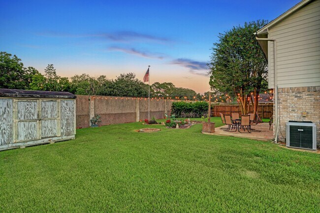 Building Photo - 121 Misty Brook Ln