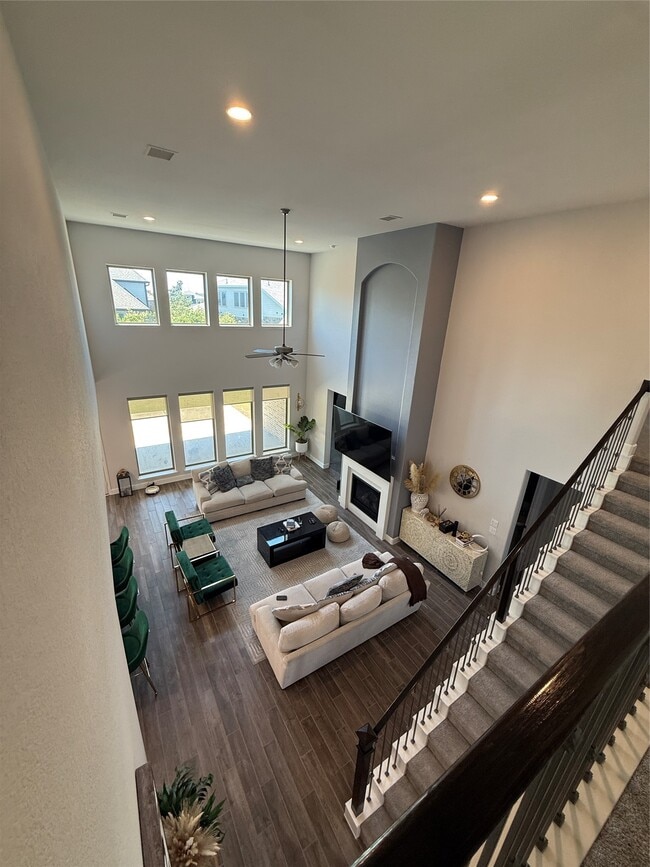 Building Photo - 563 Santa Rosa Hls Dr