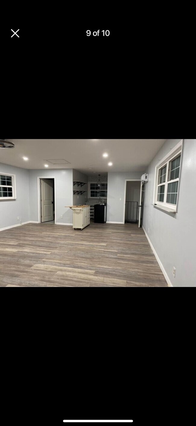 Building Photo - 5941 NW 14th Ct