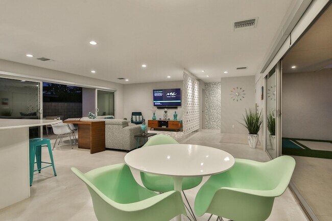 Building Photo - 47956 Silver Spur Trail