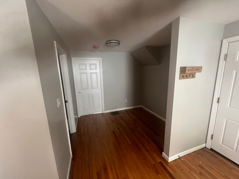 Building Photo - 21 Blakeville St