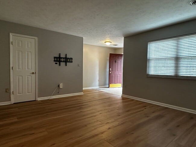 Building Photo - 2 Bedroom/2.5 Bath in Lyn Mar Downs