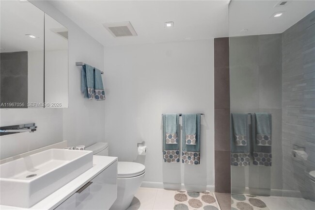 Building Photo - 4779 Collins Ave