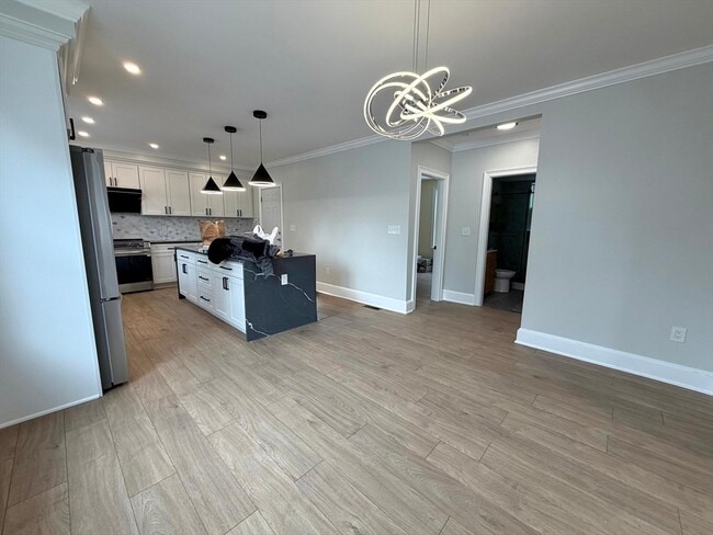 Building Photo - 67 Jewett St