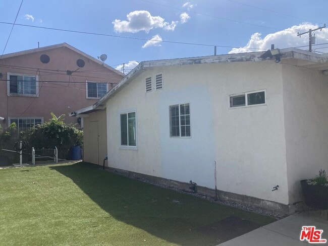 Building Photo - 15134 E Poplar Ave