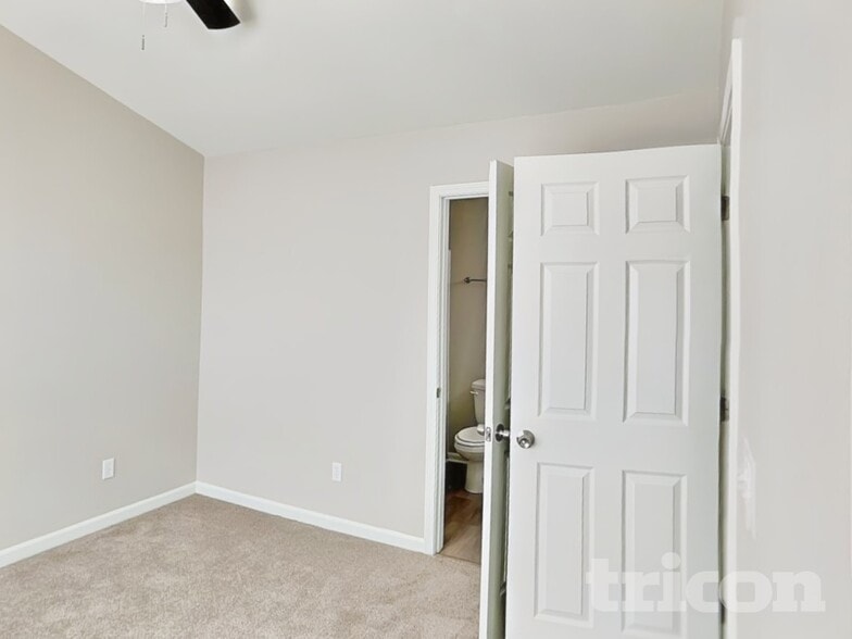 Building Photo - 1330 Nadies Ct