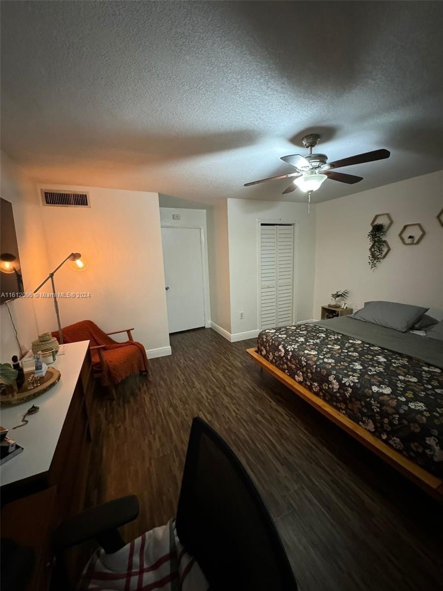Building Photo - 7208 Fairway Dr