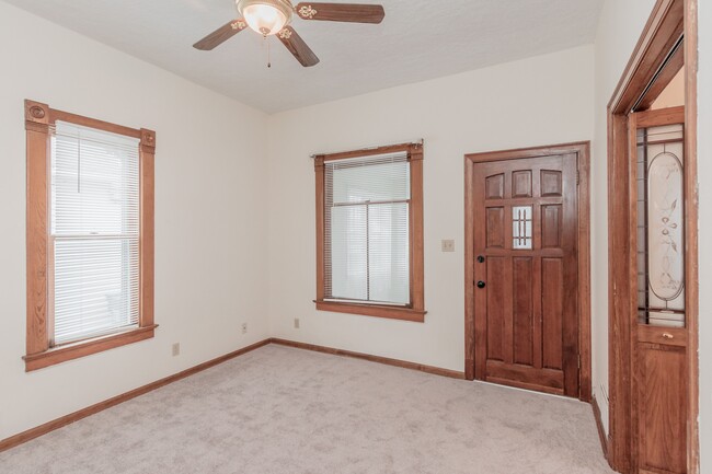Building Photo - 446 E St