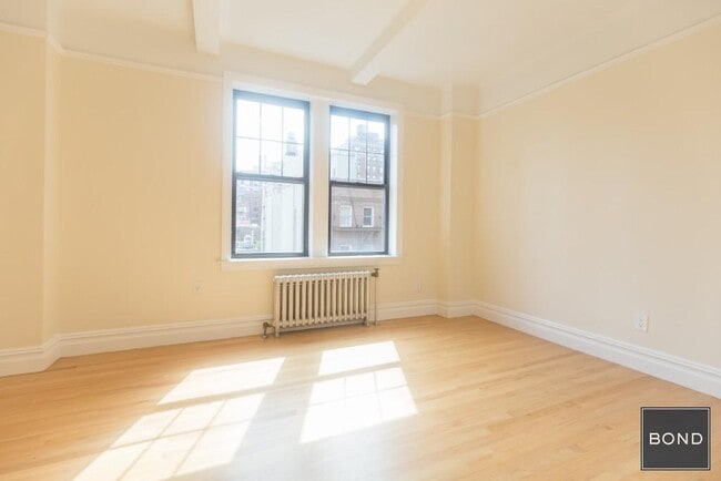 Building Photo - 115 E 92nd St