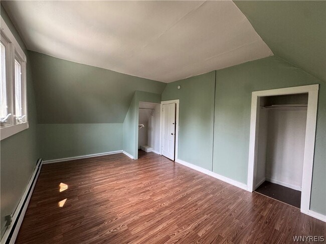 Building Photo - 548 Potomac Ave