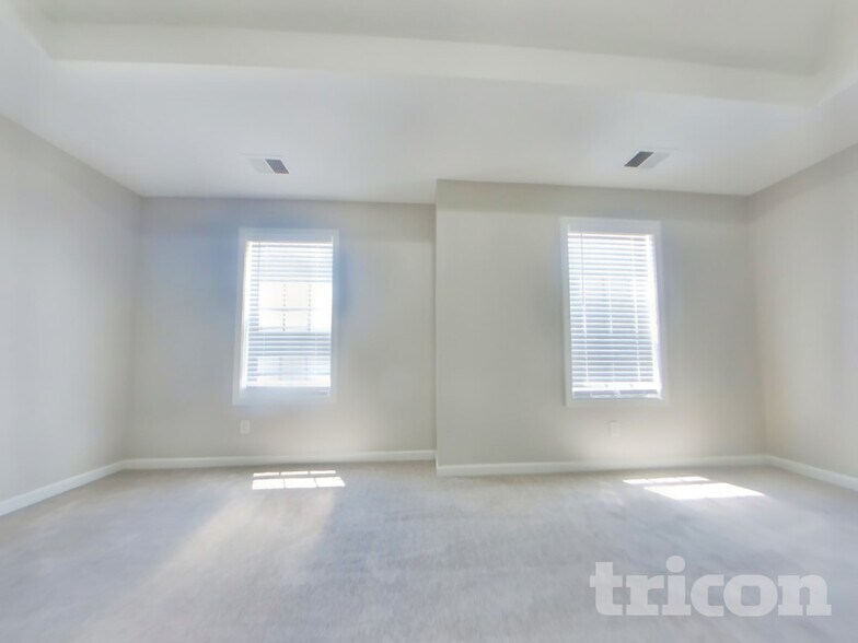 Building Photo - 504 Hillcrest Cross Rd