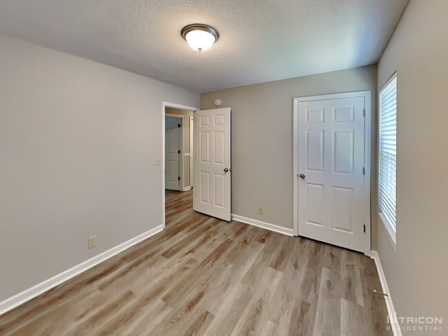Building Photo - 2721 Painted Pony Dr