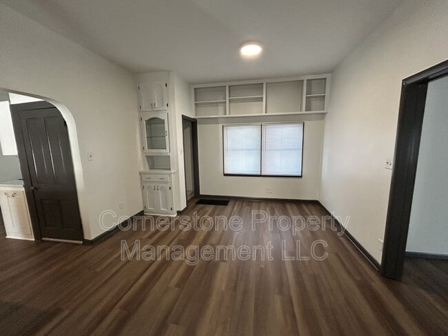 Building Photo - 1011 Cedar St