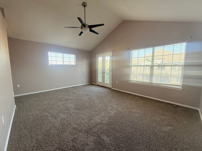 Building Photo - $O DEPOSIT OPTION. SPACIOUS 3-BEDROOM TOWNHOUSE IN KENSINGTON TOWNHOMES