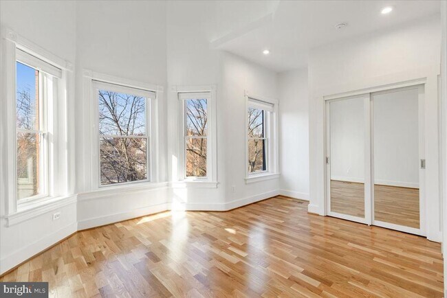 Building Photo - 3169 18th St NW