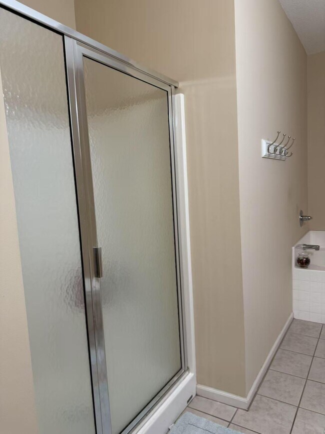 Building Photo - 331 Scio Village Ct