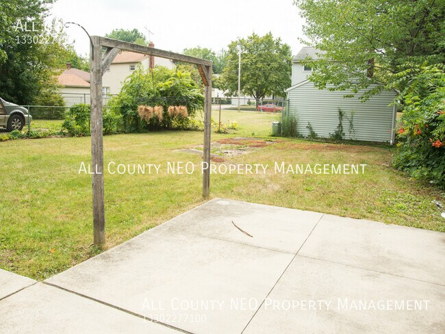 Building Photo - 772 Triplett Blvd