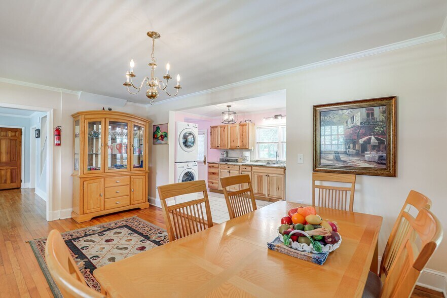 Building Photo - 206 Lakeland Dr