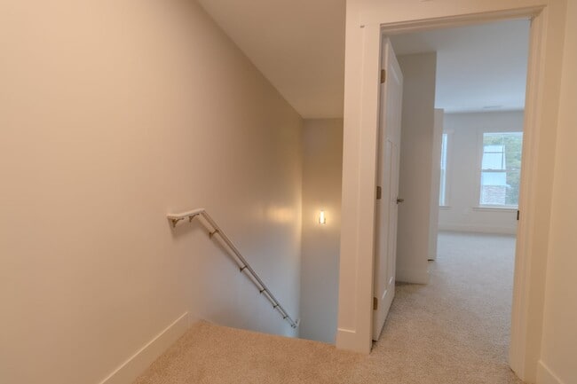Building Photo - Trailside Condo-2 Bd 2.5 Bath
