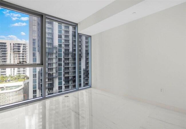 Building Photo - 300 Biscayne Blvd Way
