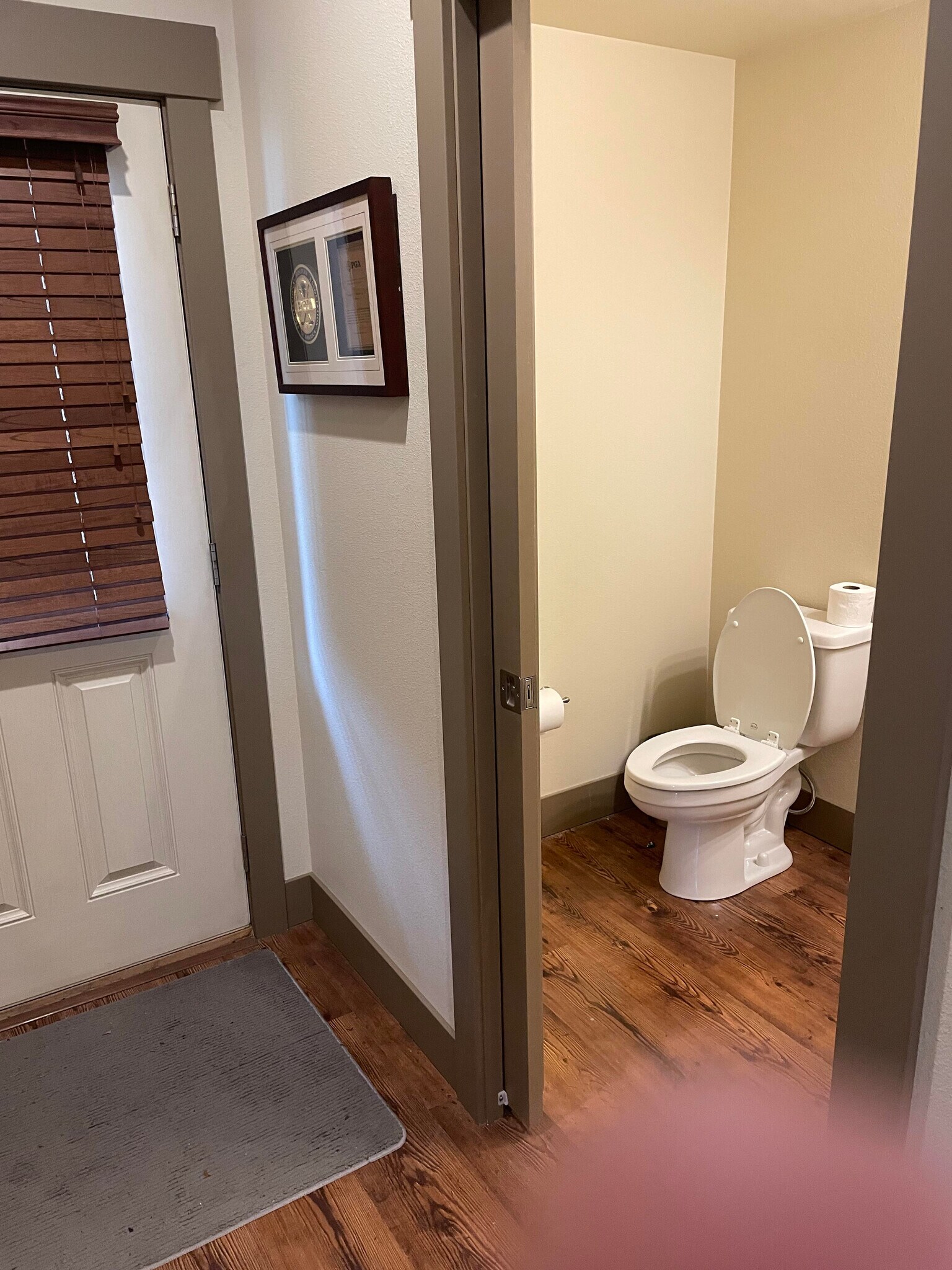 Building Photo - 504 Silverleaf Dr