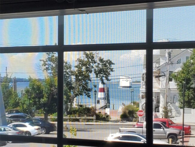 Primary Photo - 100 Mariners Way