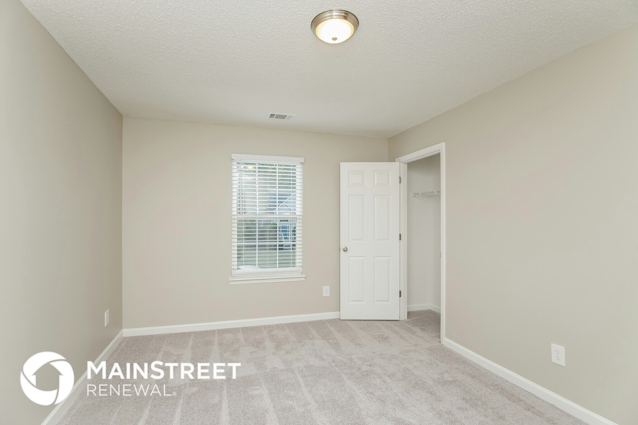 Building Photo - 5038 Hyacinth Ln