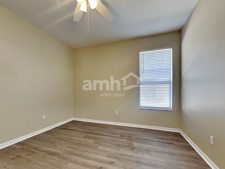 Building Photo - 5018 Sky Blue Dr