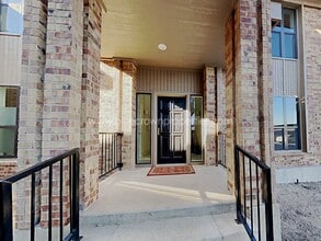 Building Photo - 10738 Park Village Pl