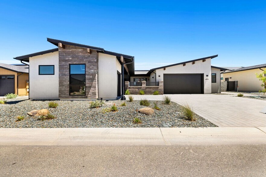 Building Photo - 5505 E Edgar Wy