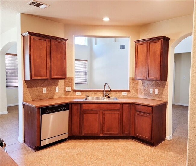 Building Photo - 2103 Ariella Dr