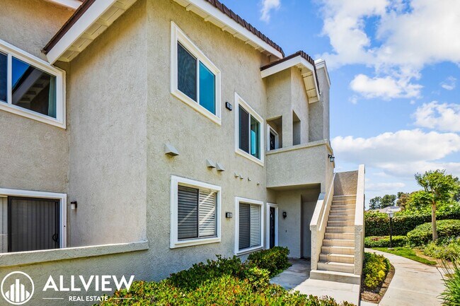 Building Photo - Gorgeous 2 bed/2 baths, located in the highly desired community of Woodbridge.