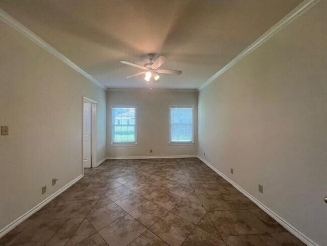 Building Photo - 195 Ashland Dr