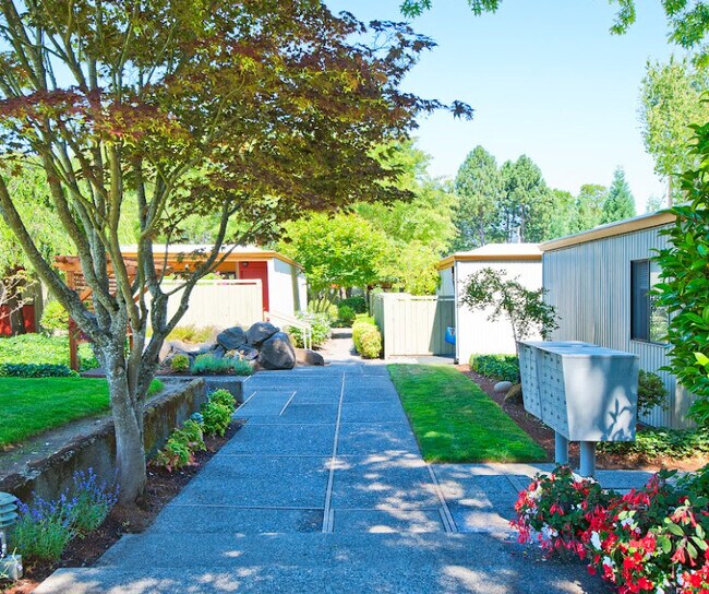 Building Photo - King Plaza Apartments