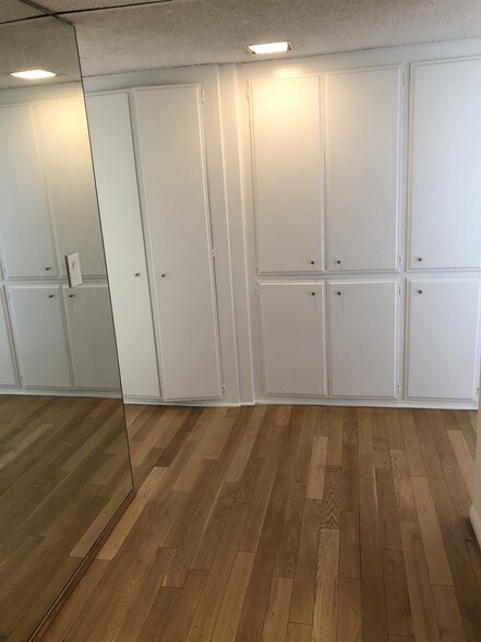 Building Photo - 1233 Amherst Ave